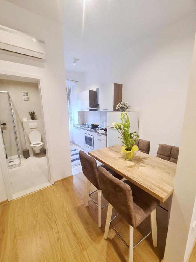 Caligula City Center Apartment Pula Ngoại thất bức ảnh