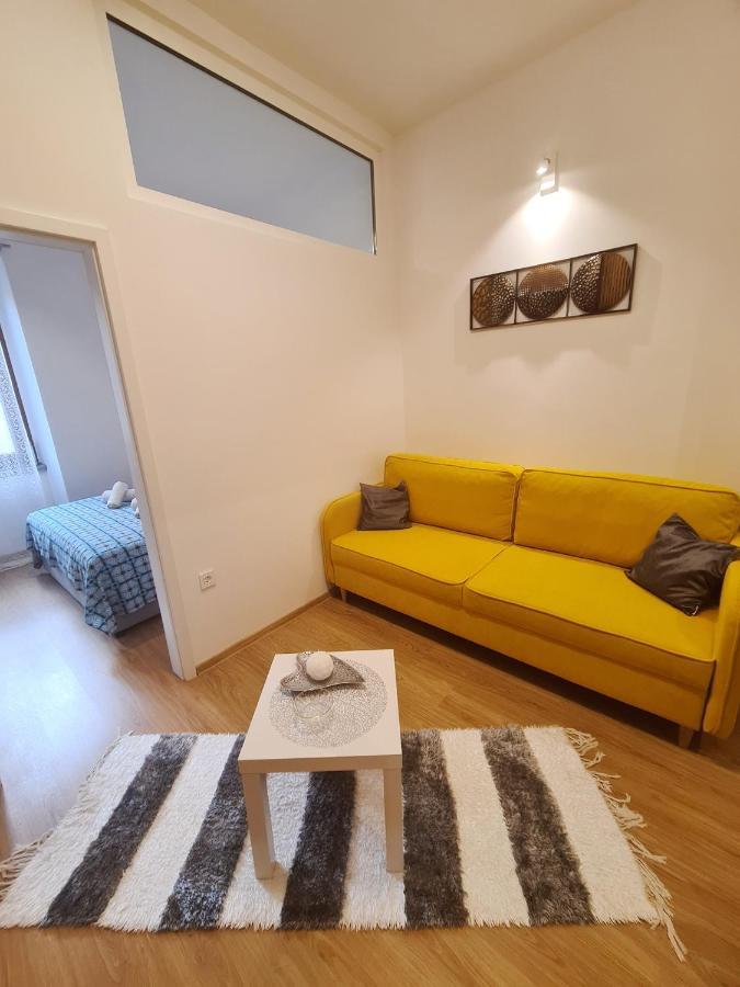 Caligula City Center Apartment Pula Ngoại thất bức ảnh